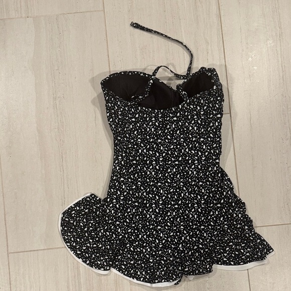 Profile By Gottex Black and White One Piece Swimsuit size 6 - Picture 3 of 7